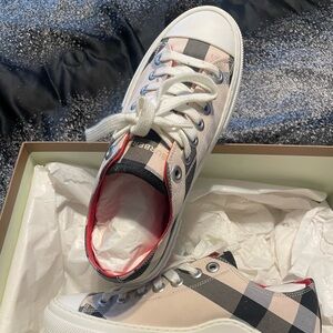 Burberry shoes